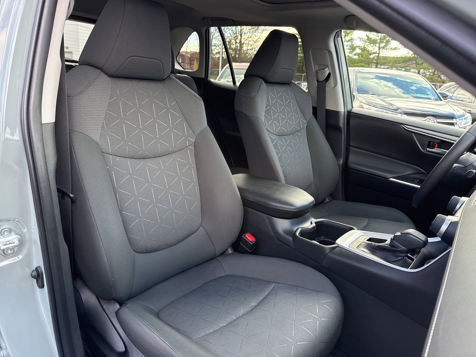 Thumbnail: 2023 Toyota RAV4 - 21