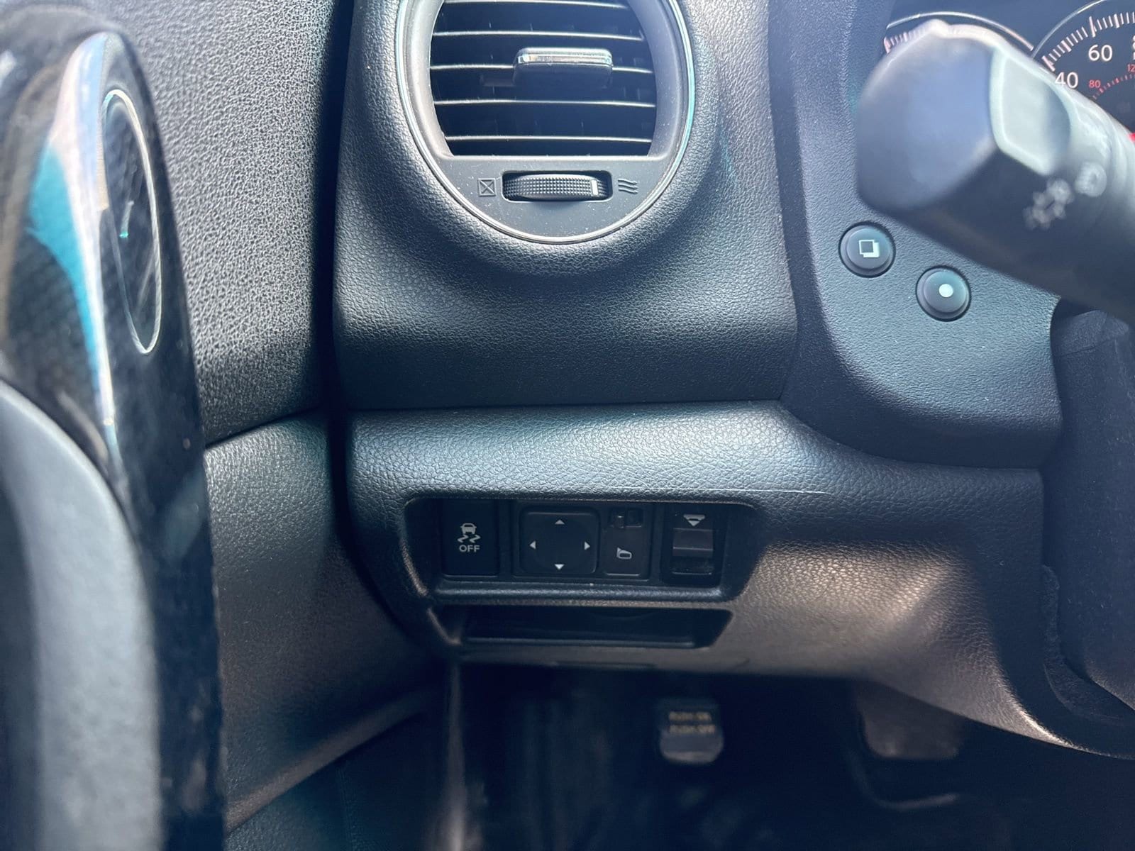 Thumbnail: 2011 Nissan Maxima - 28