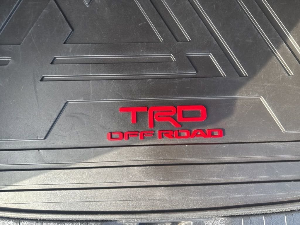 Thumbnail: 2020 Toyota RAV4 - 24