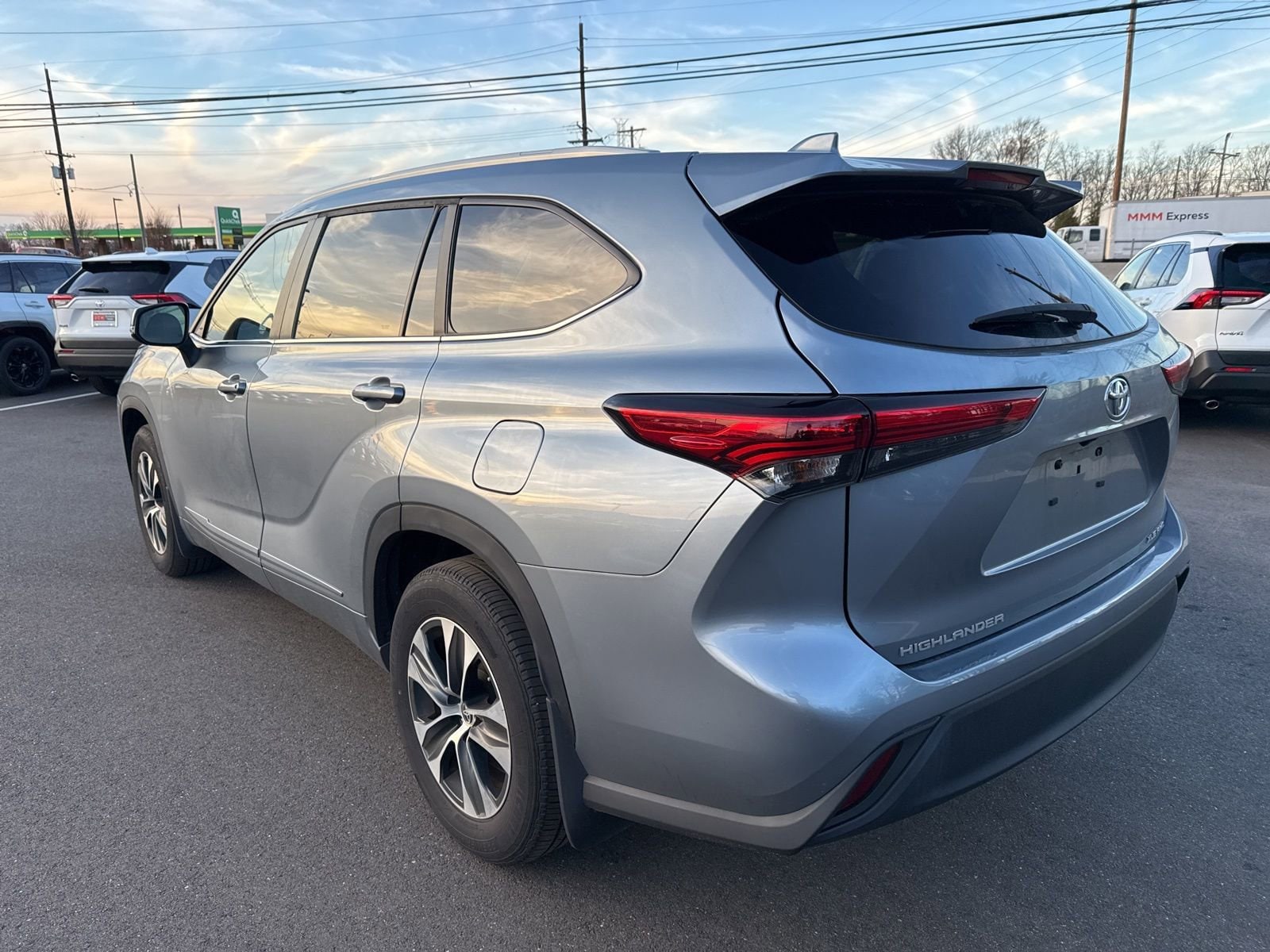 Thumbnail: 2023 Toyota Highlander - 14