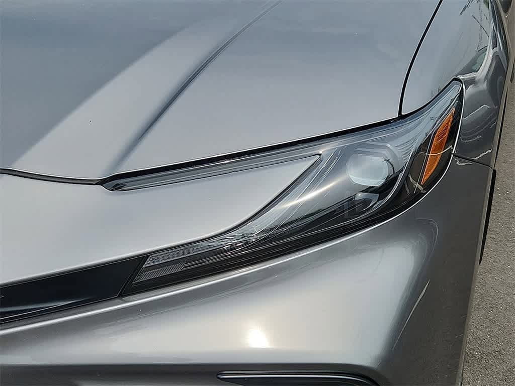 2025 Toyota Camry SE 9