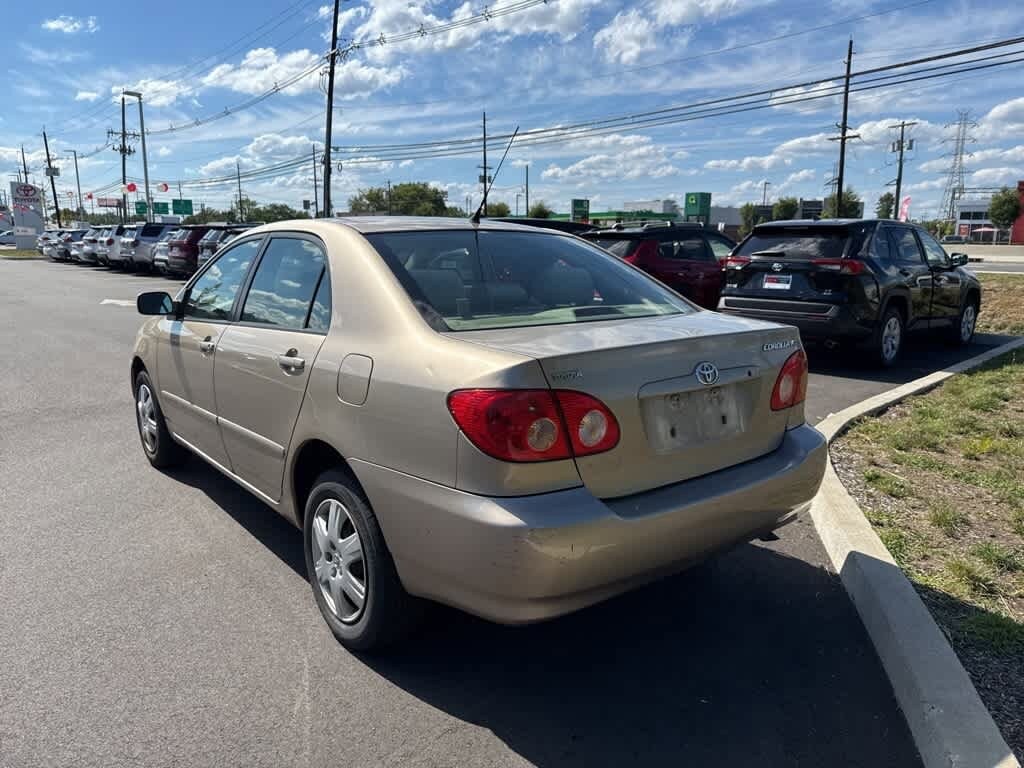 2005 Toyota Corolla LE photo 4