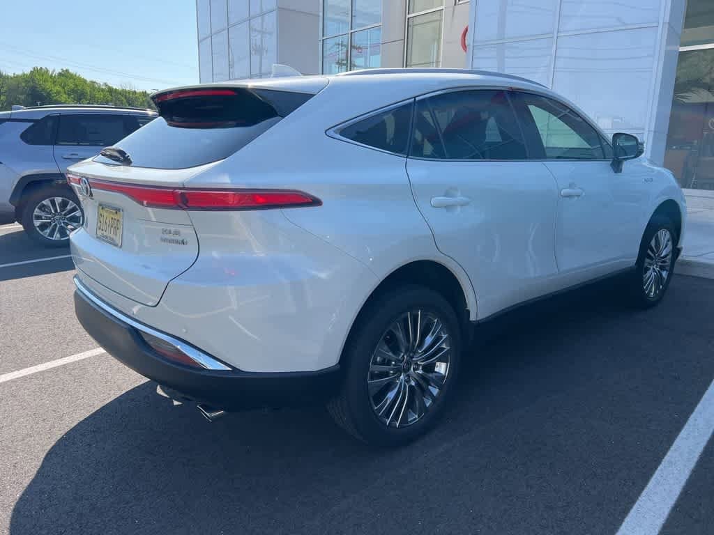 Thumbnail: 2021 Toyota Venza - 4