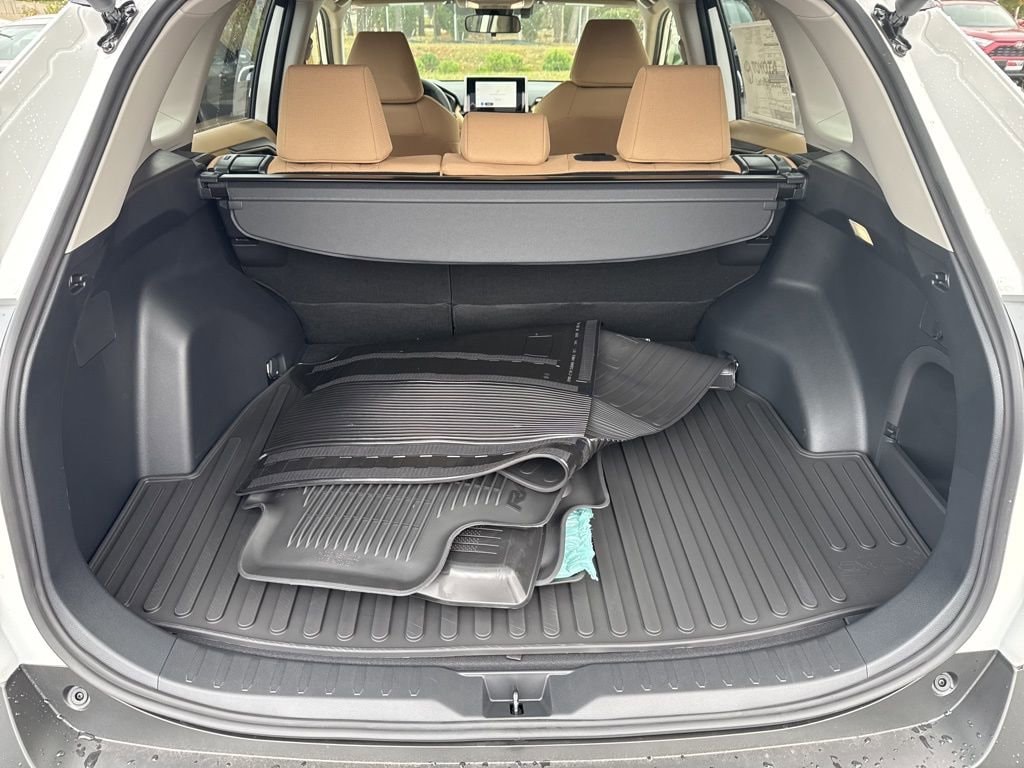 Thumbnail: 2025 Toyota RAV4 - 9