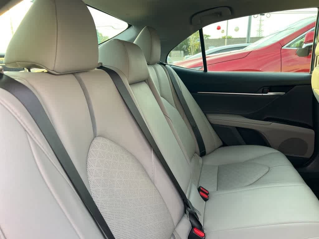 Thumbnail: 2018 Toyota Camry - 15