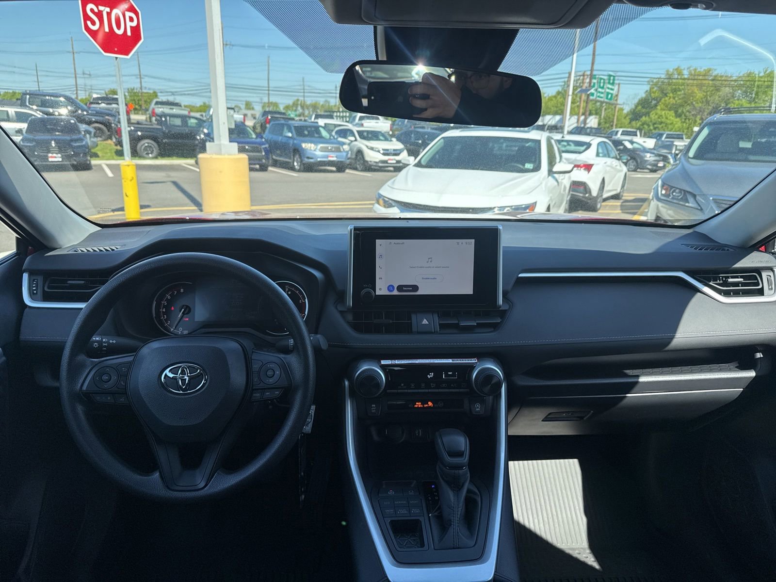 Thumbnail: 2025 Toyota RAV4 - 25