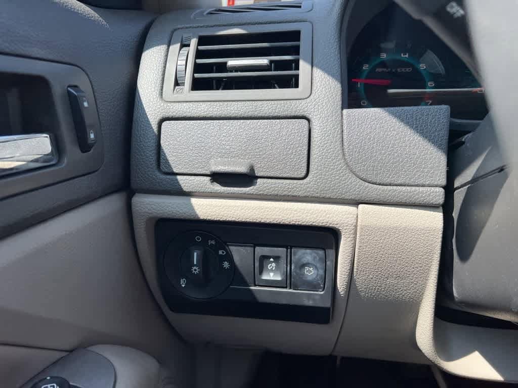 Thumbnail: 2010 Ford Fusion - 26