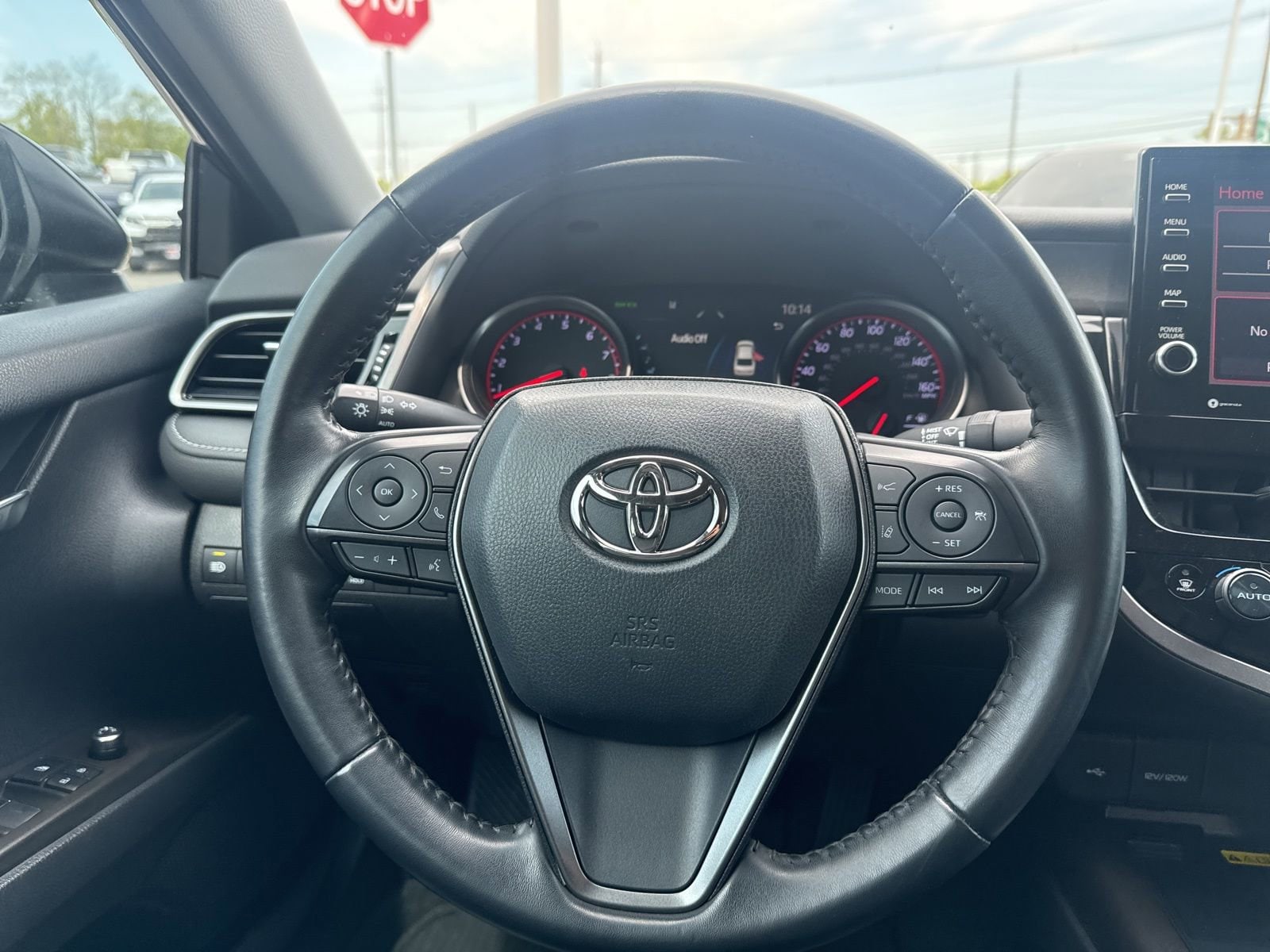 Thumbnail: 2022 Toyota Camry - 23