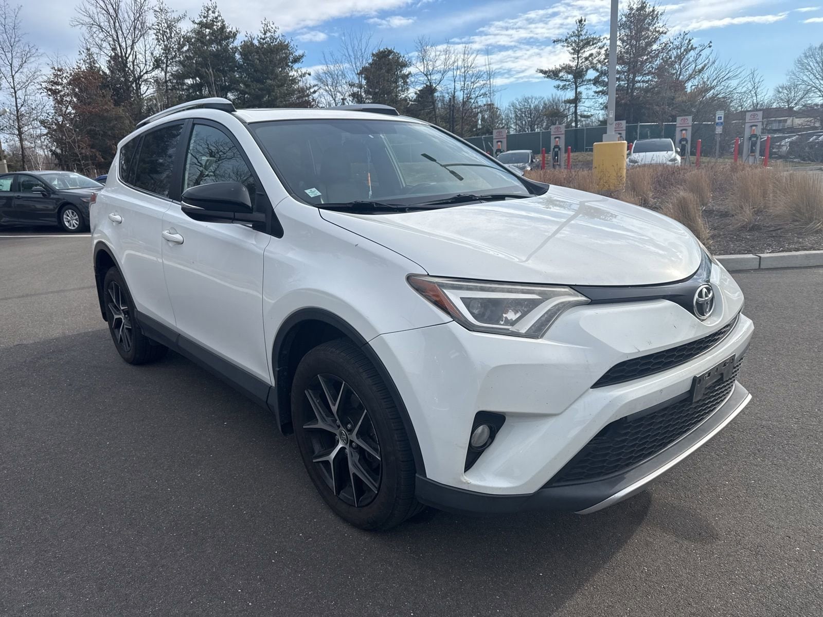 Thumbnail: 2016 Toyota RAV4 - 3