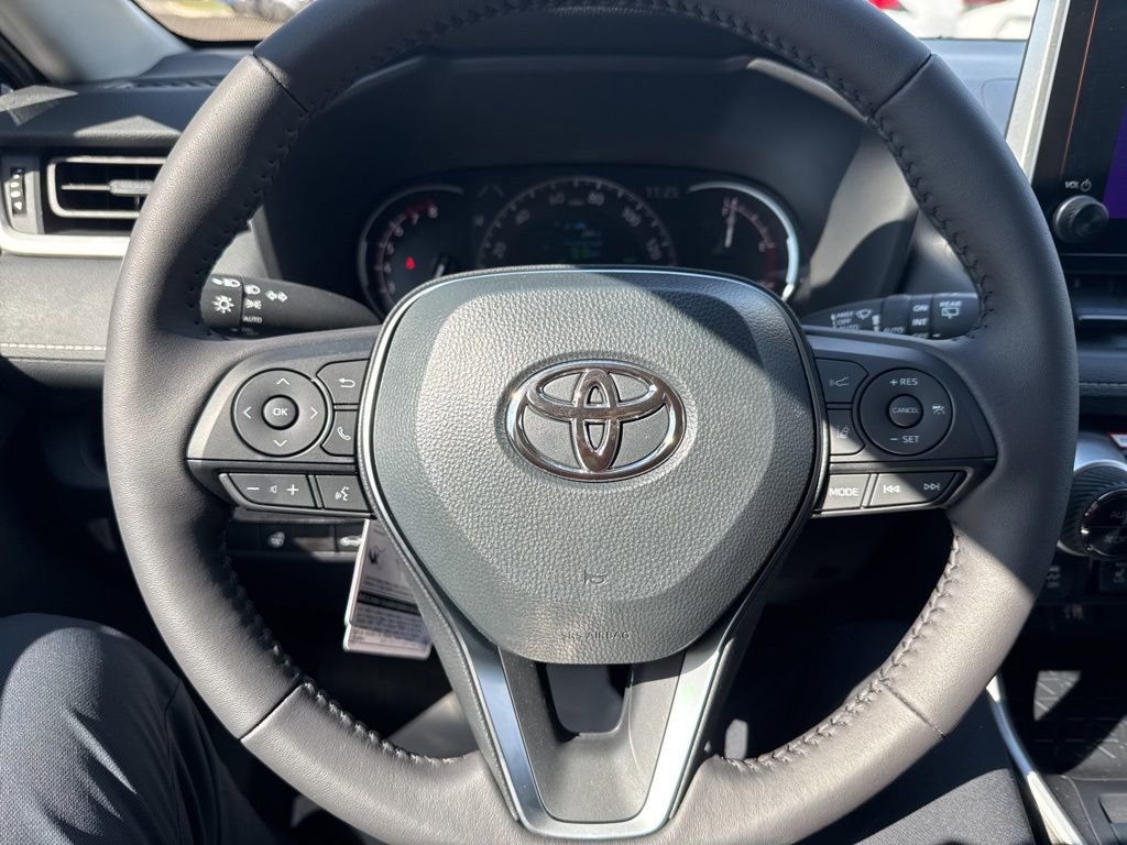 Thumbnail: 2025 Toyota RAV4 - 15