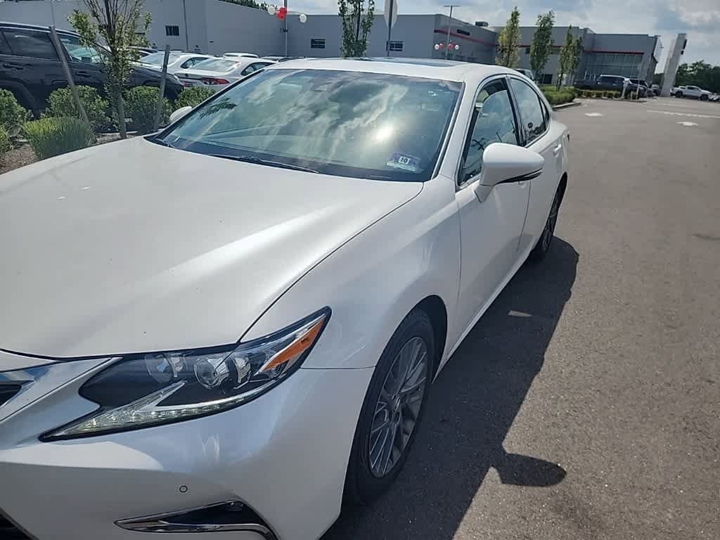 Thumbnail: 2018 Lexus ES - 1
