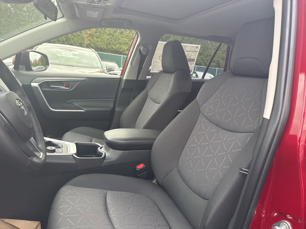 Thumbnail: 2025 Toyota RAV4 - 11