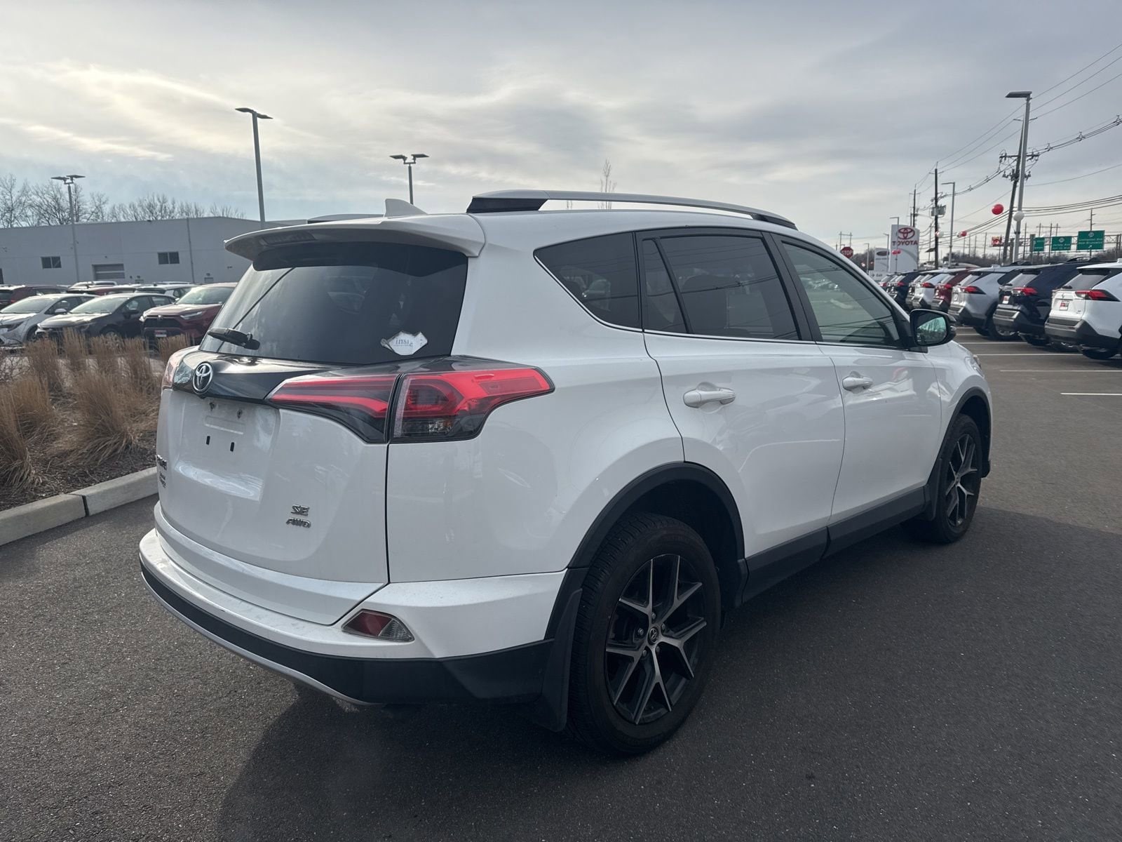 Thumbnail: 2016 Toyota RAV4 - 5