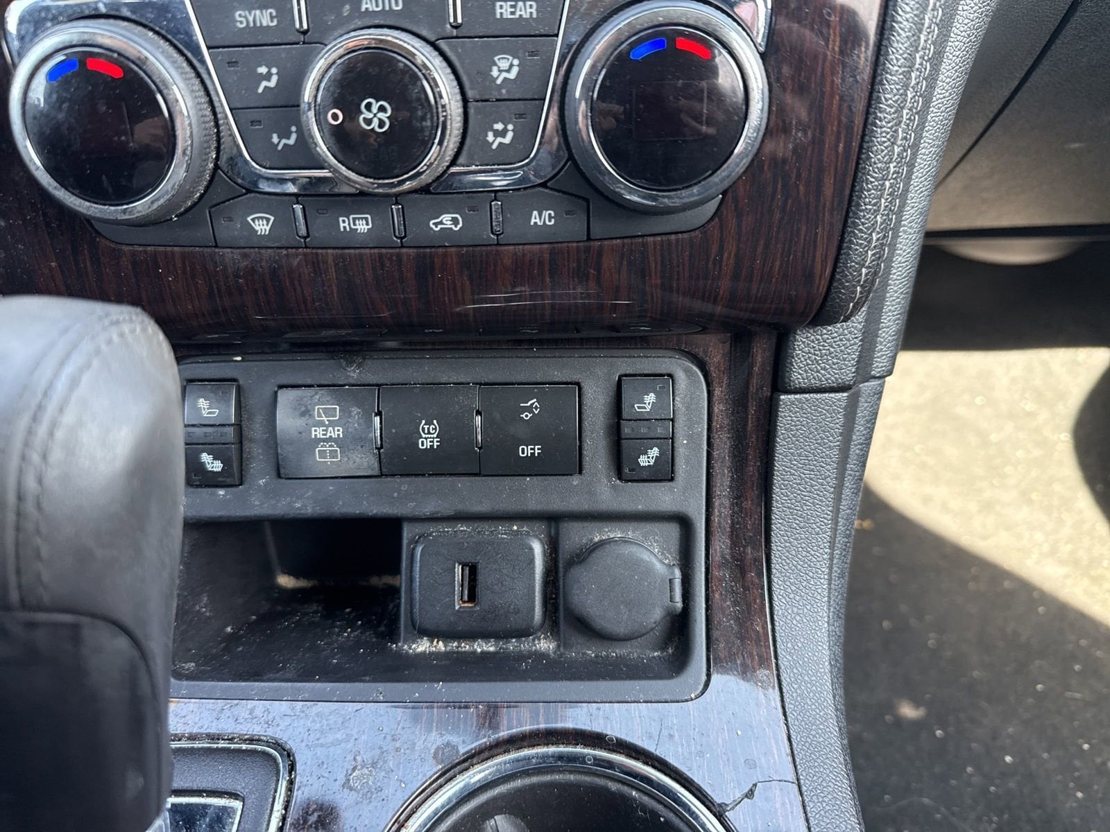 Thumbnail: 2017 Chevrolet Traverse - 31