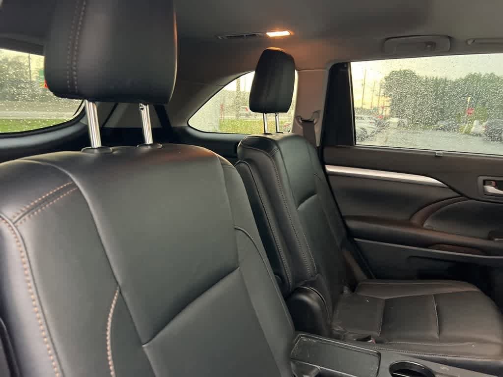 Thumbnail: 2018 Toyota Highlander - 19