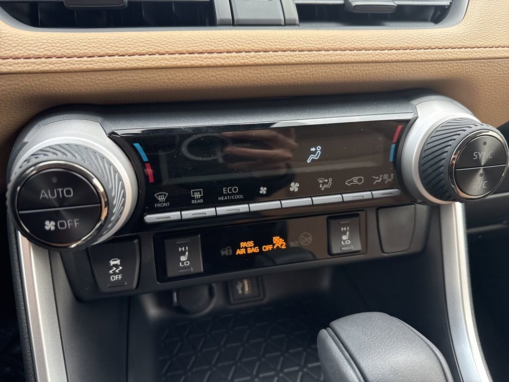 Thumbnail: 2025 Toyota RAV4 - 19