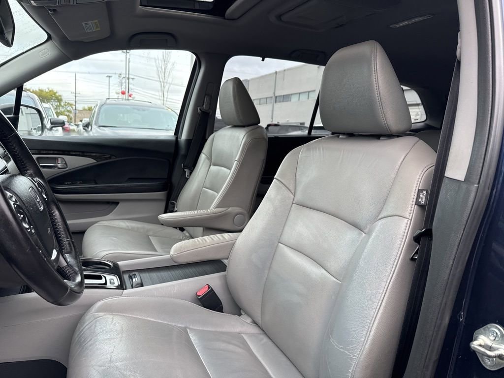 Thumbnail: 2016 Honda Pilot - 18