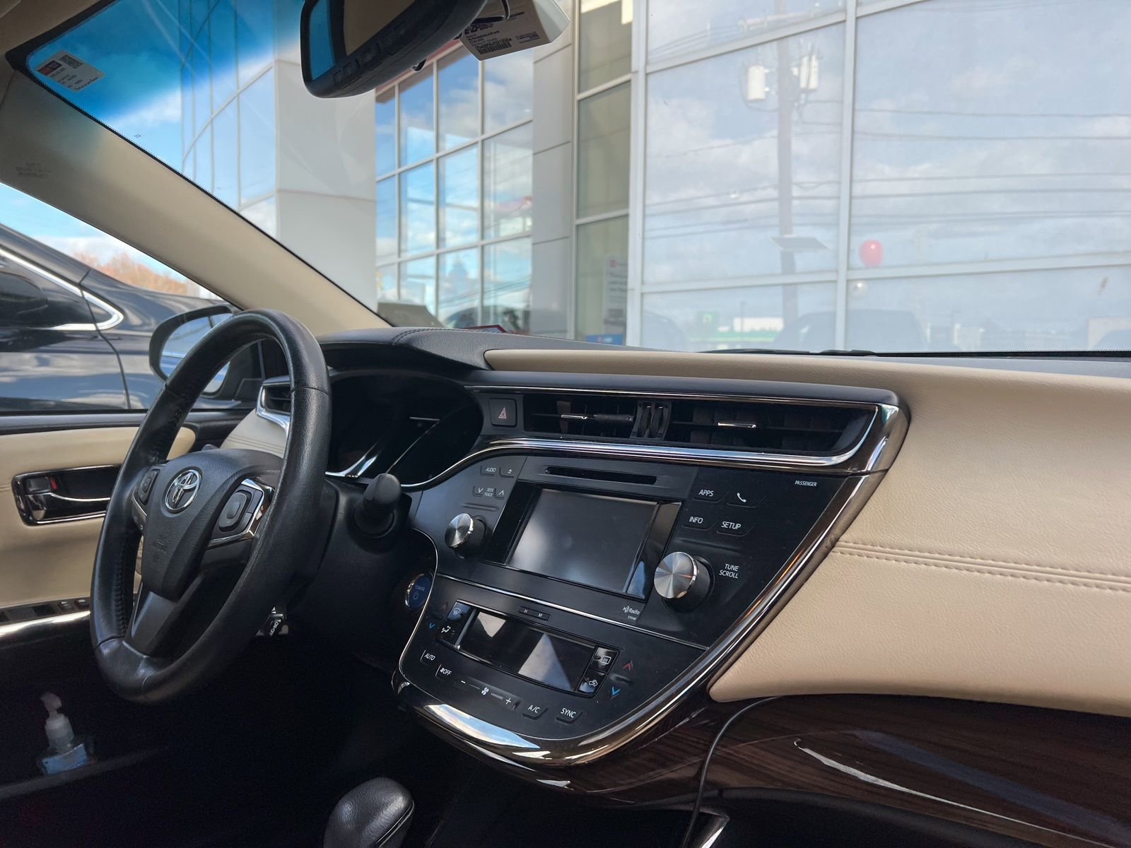 Thumbnail: 2013 Toyota Avalon - 17