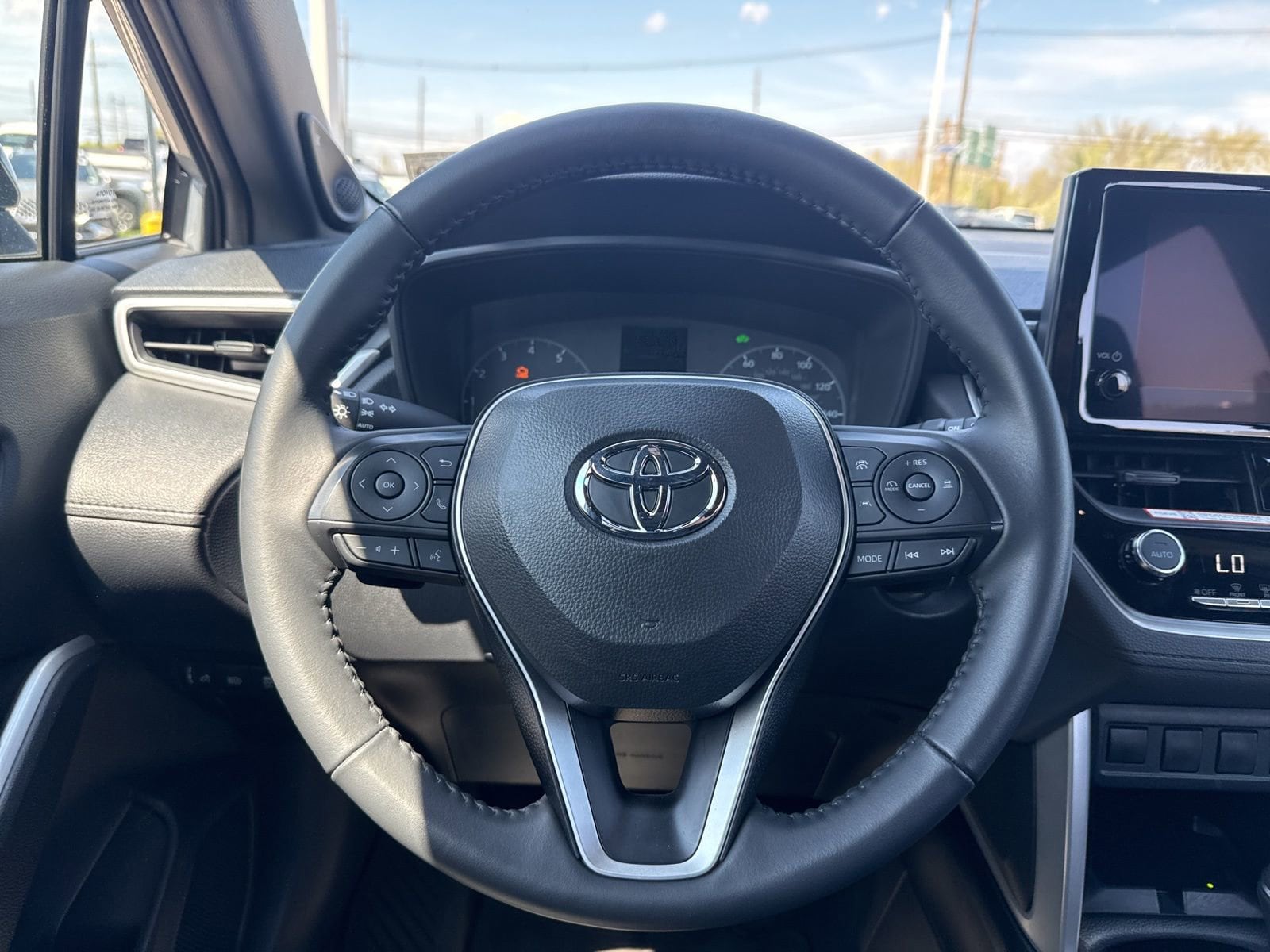 Thumbnail: 2024 Toyota Corolla Cross - 25