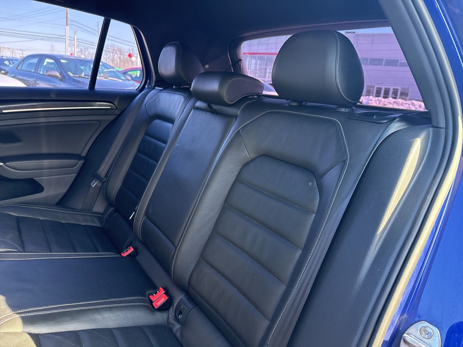 Thumbnail: 2016 Volkswagen Golf - 20