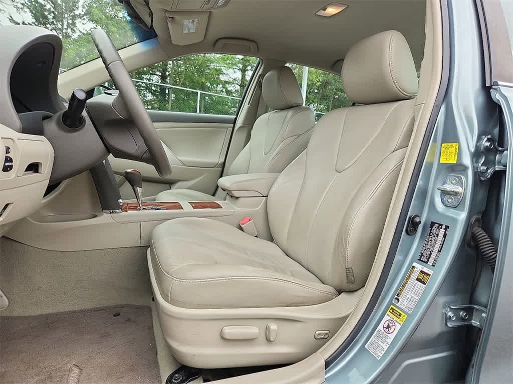 Thumbnail: 2011 Toyota Camry - 19