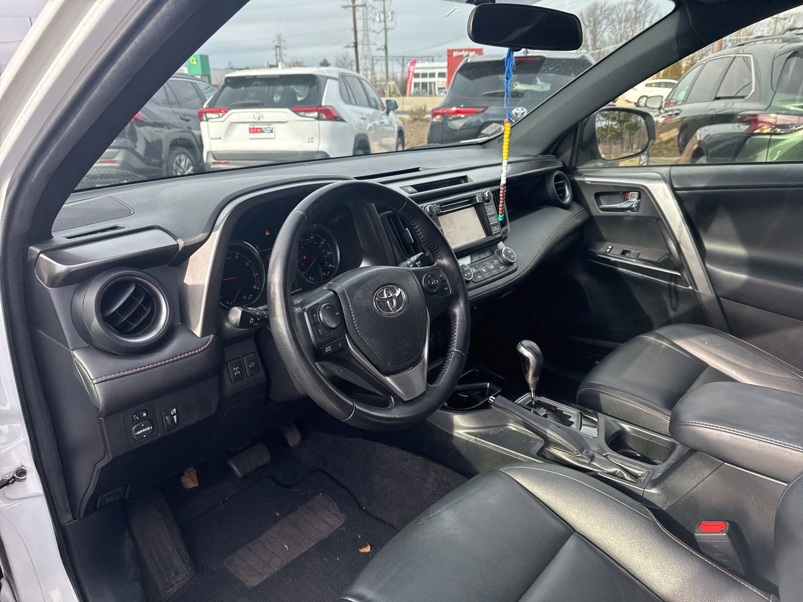 Thumbnail: 2016 Toyota RAV4 - 17