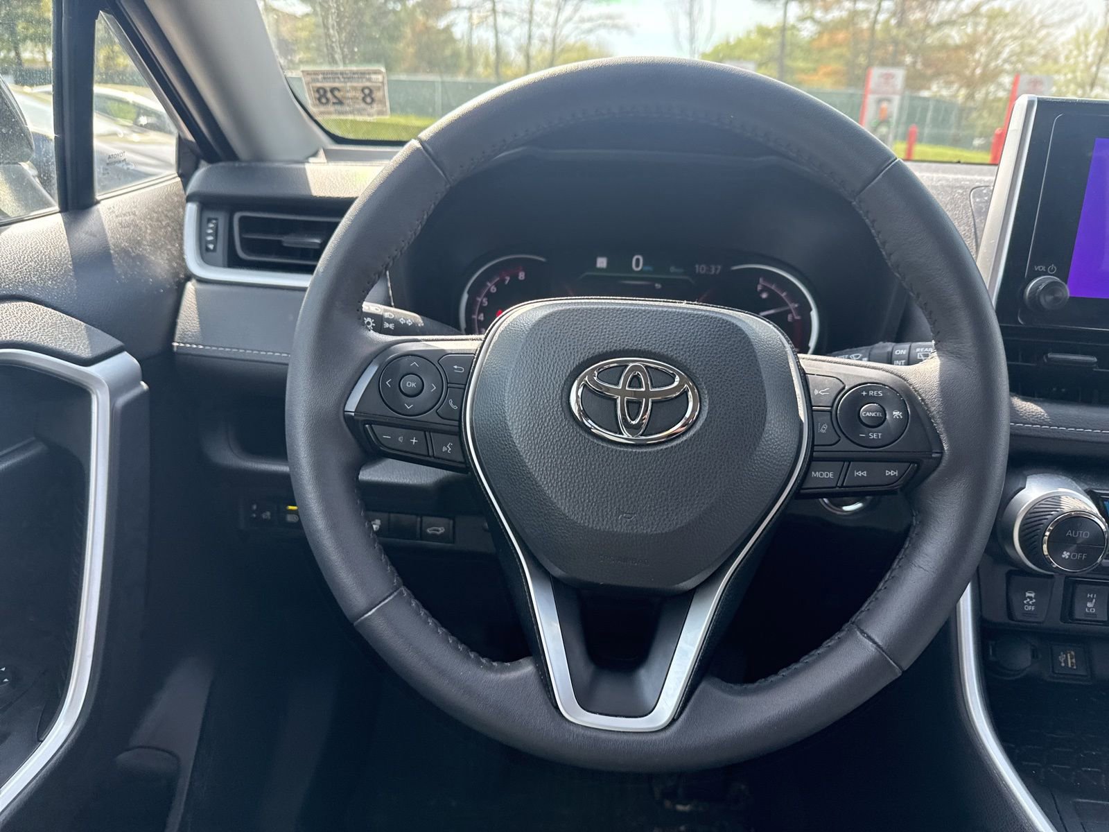 Thumbnail: 2023 Toyota RAV4 - 24