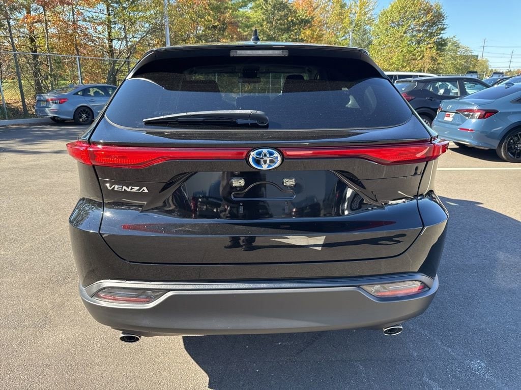 Thumbnail: 2023 Toyota Venza - 6