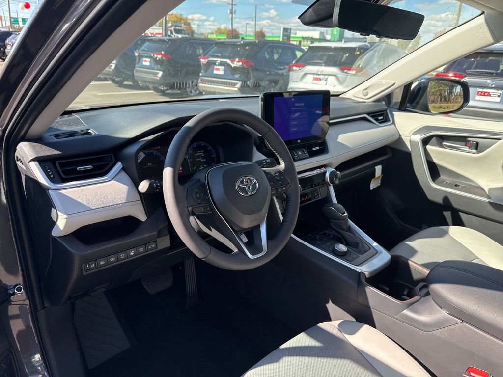 Thumbnail: 2025 Toyota RAV4 - 10