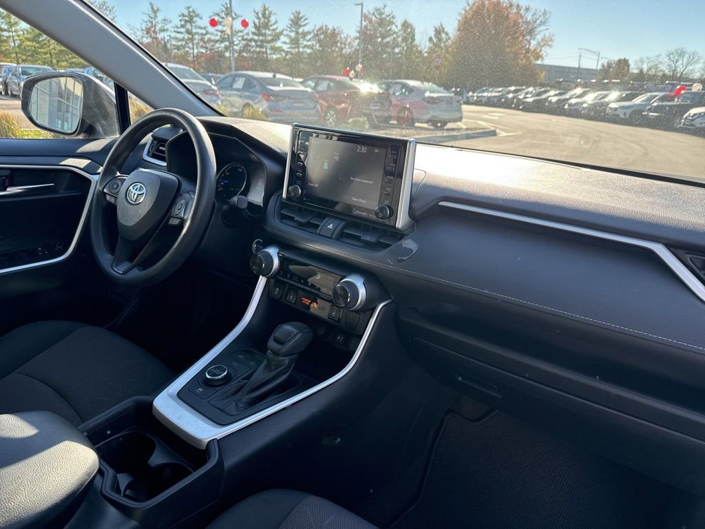 Thumbnail: 2019 Toyota RAV4 - 21