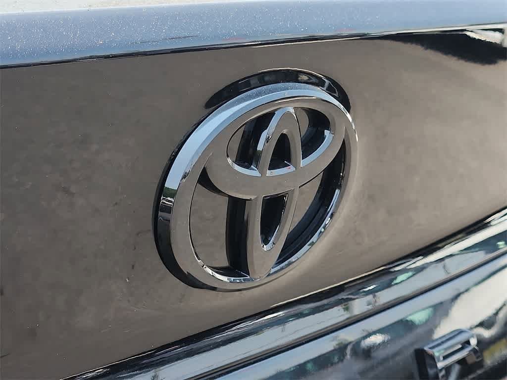 2025 Toyota Camry LE 16