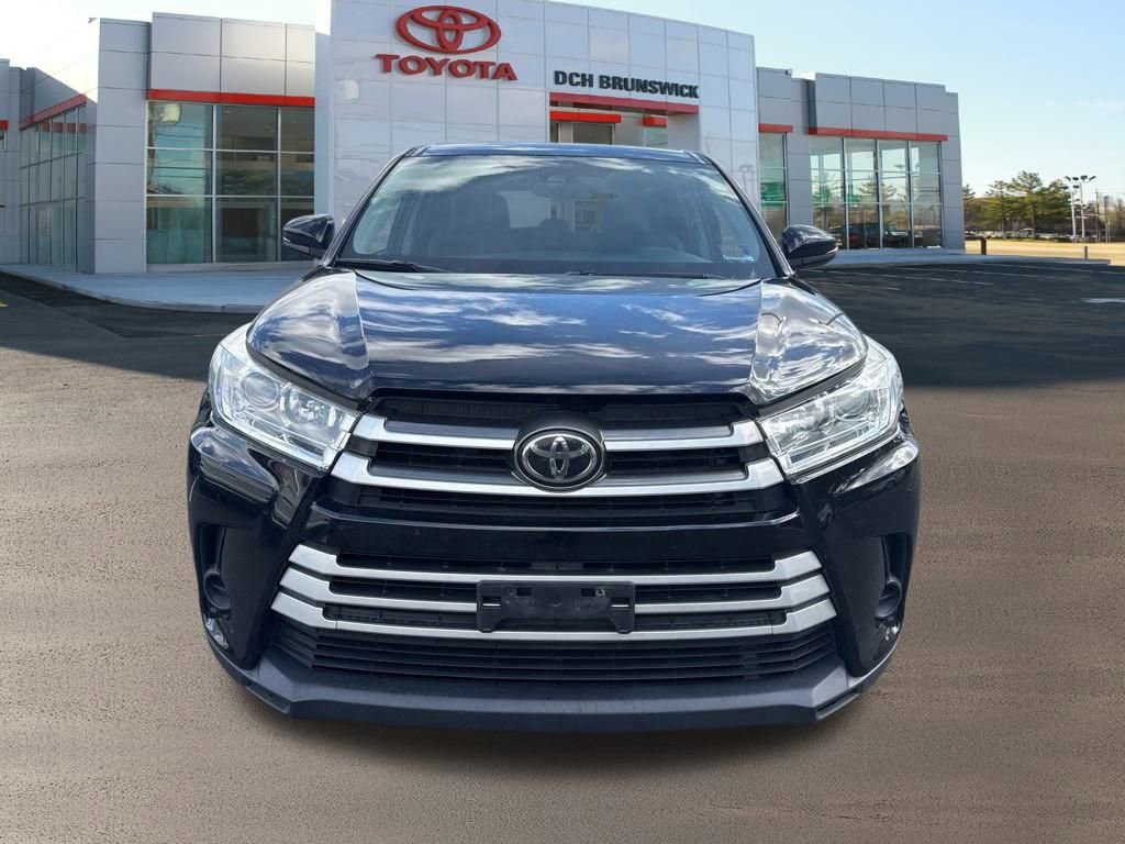 Thumbnail: 2019 Toyota Highlander - 2