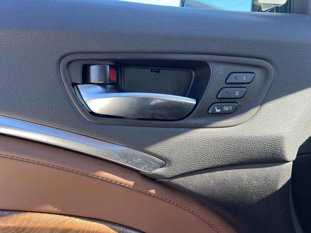 Thumbnail: 2019 Acura MDX - 16