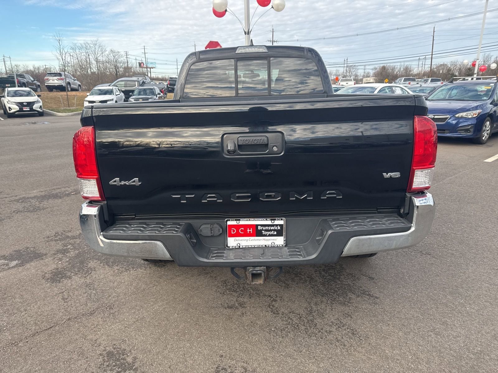 Thumbnail: 2017 Toyota Tacoma - 6