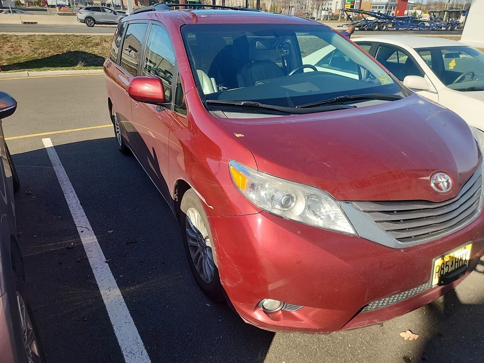 Thumbnail: 2015 Toyota Sienna - 2