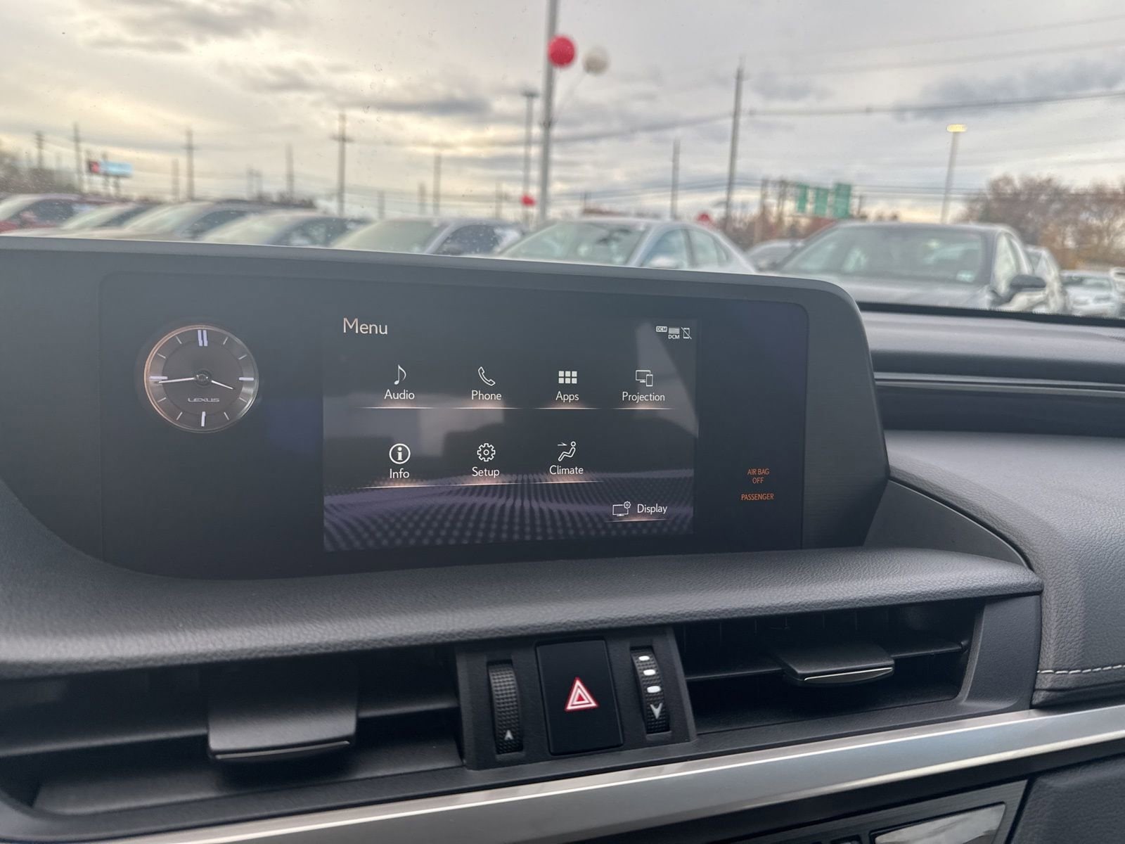 Thumbnail: 2020 Lexus ES - 25