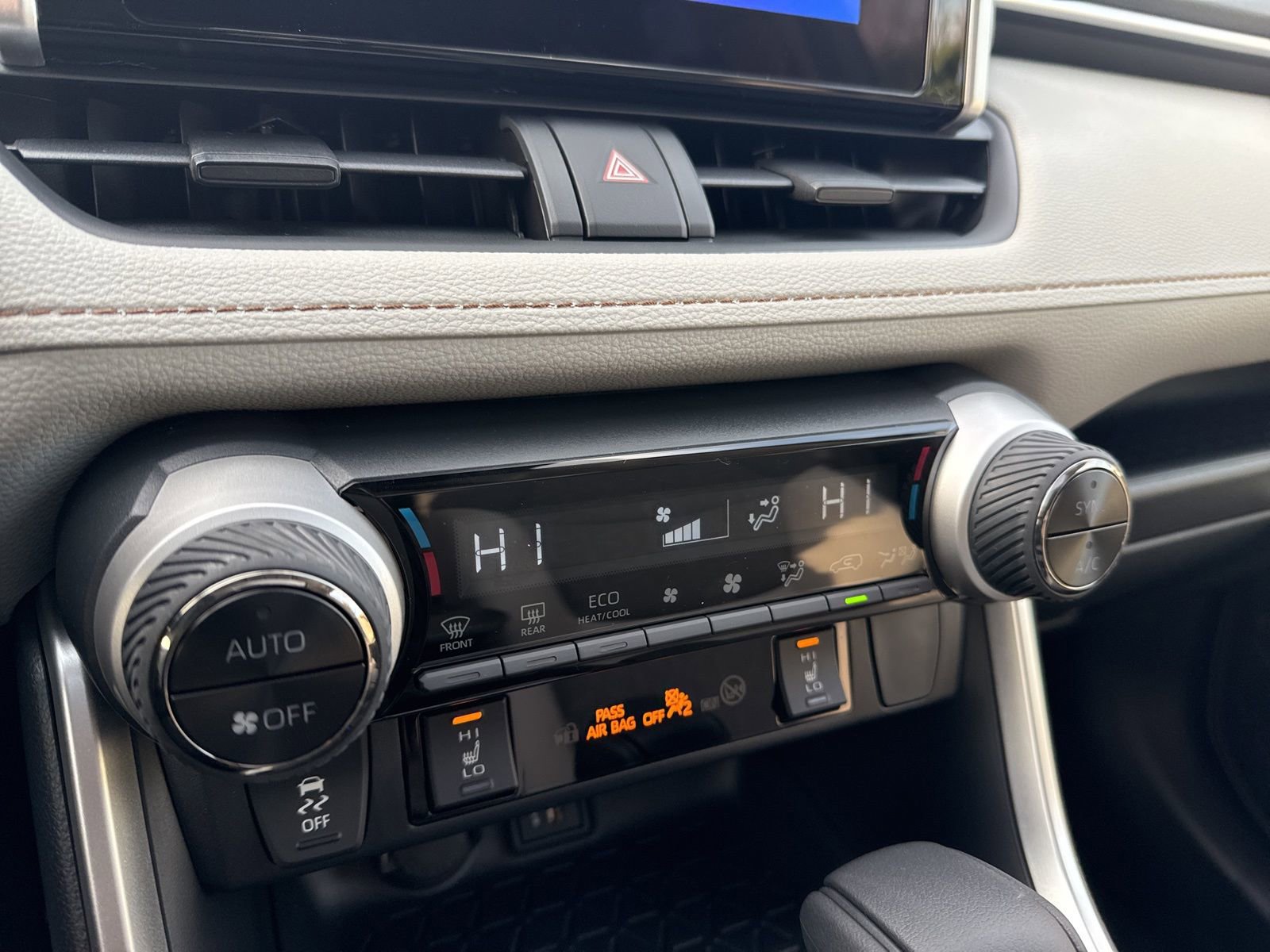 Thumbnail: 2025 Toyota RAV4 - 20