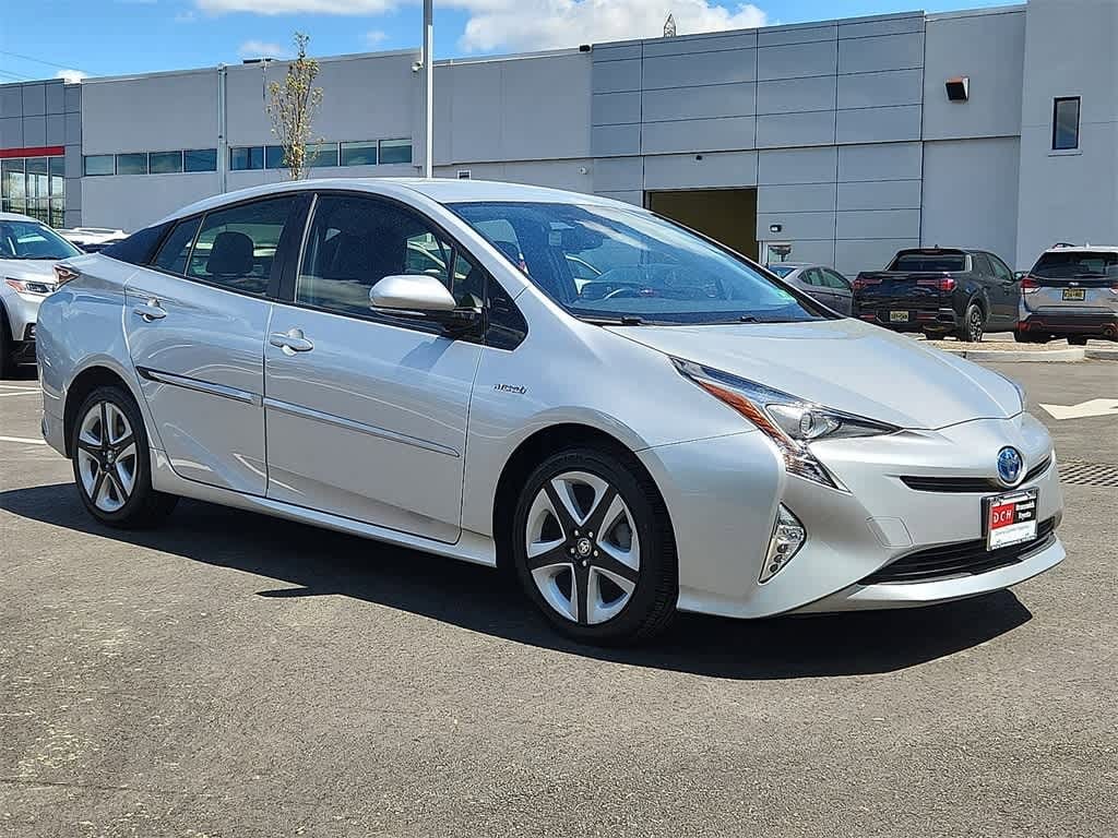 Thumbnail: 2017 Toyota Prius - 3