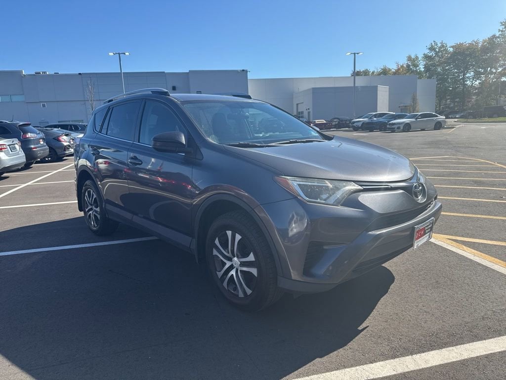 Thumbnail: 2016 Toyota RAV4 - 3