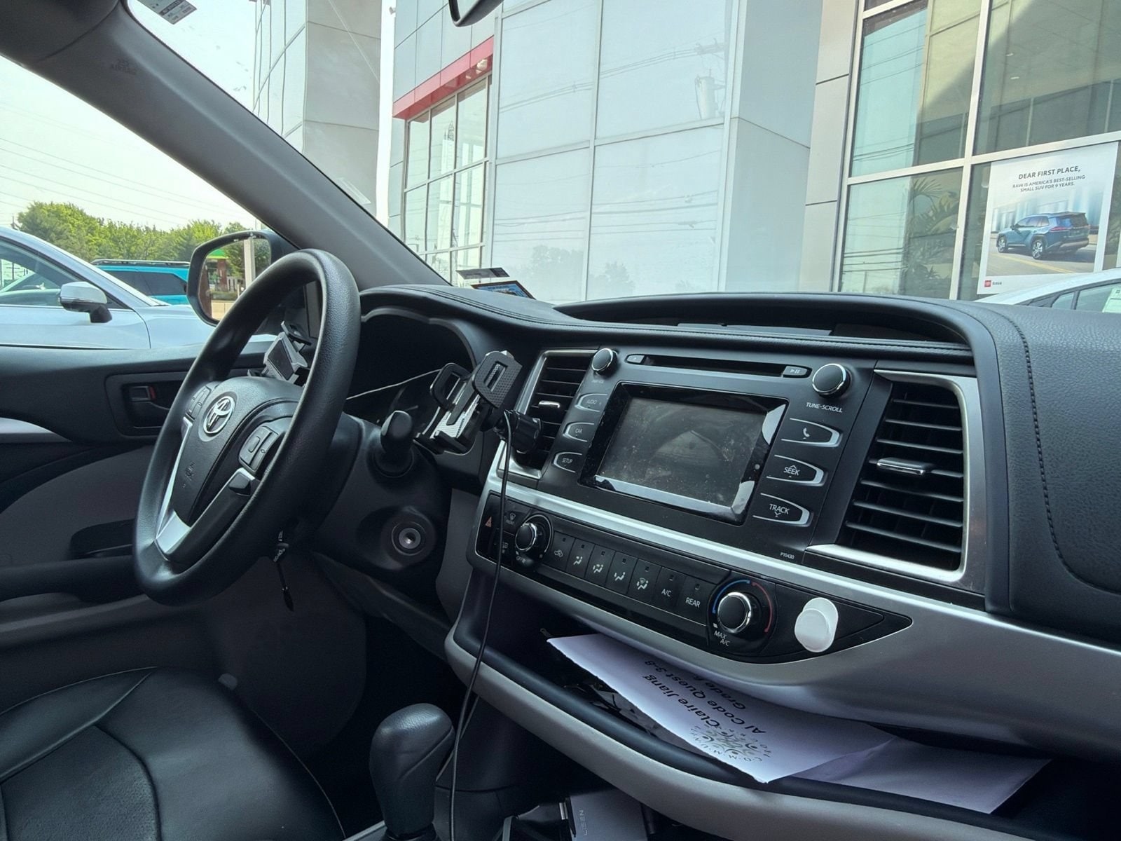 Thumbnail: 2015 Toyota Highlander - 12