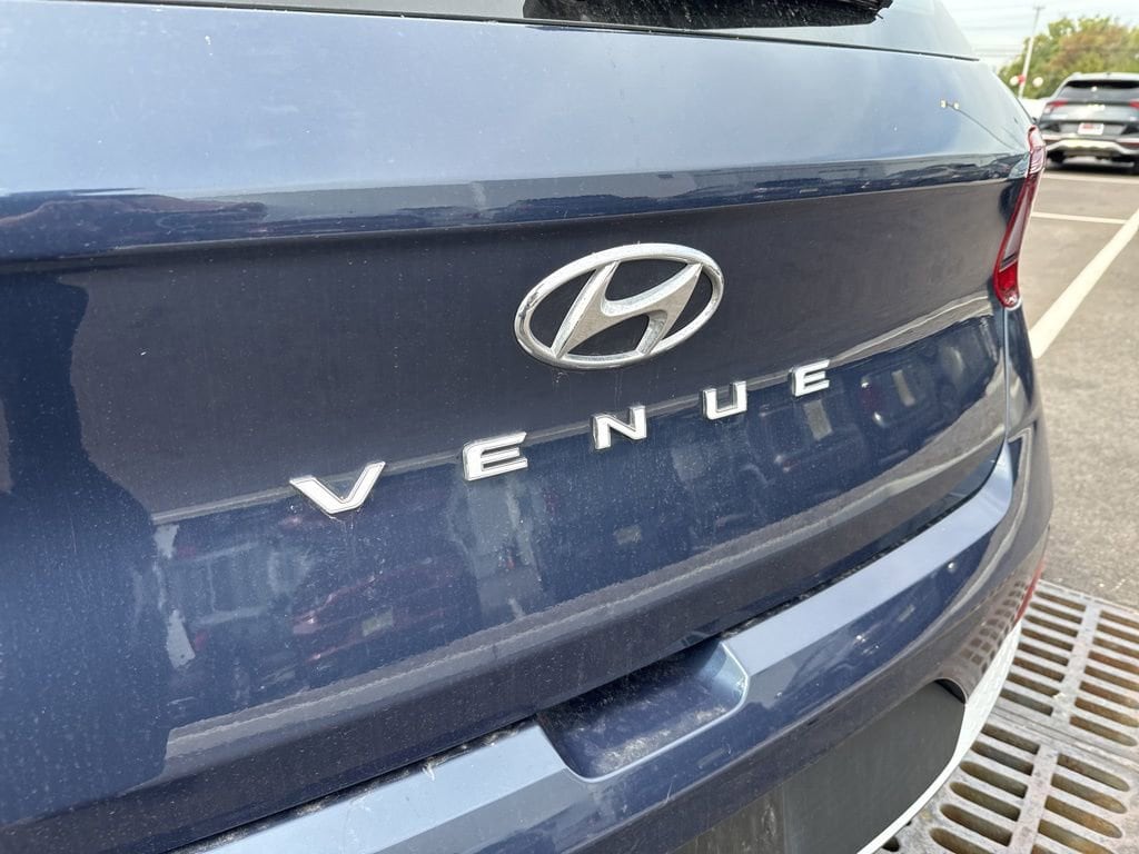 Thumbnail: 2021 Hyundai Venue - 14