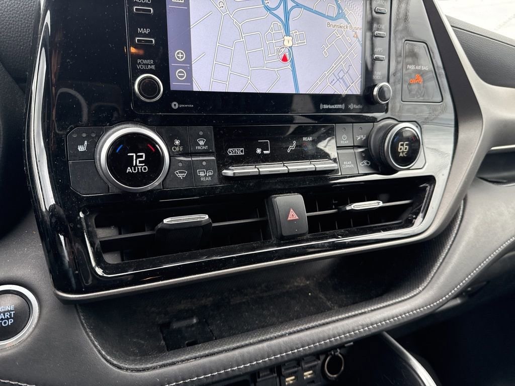 Thumbnail: 2021 Toyota Highlander - 27