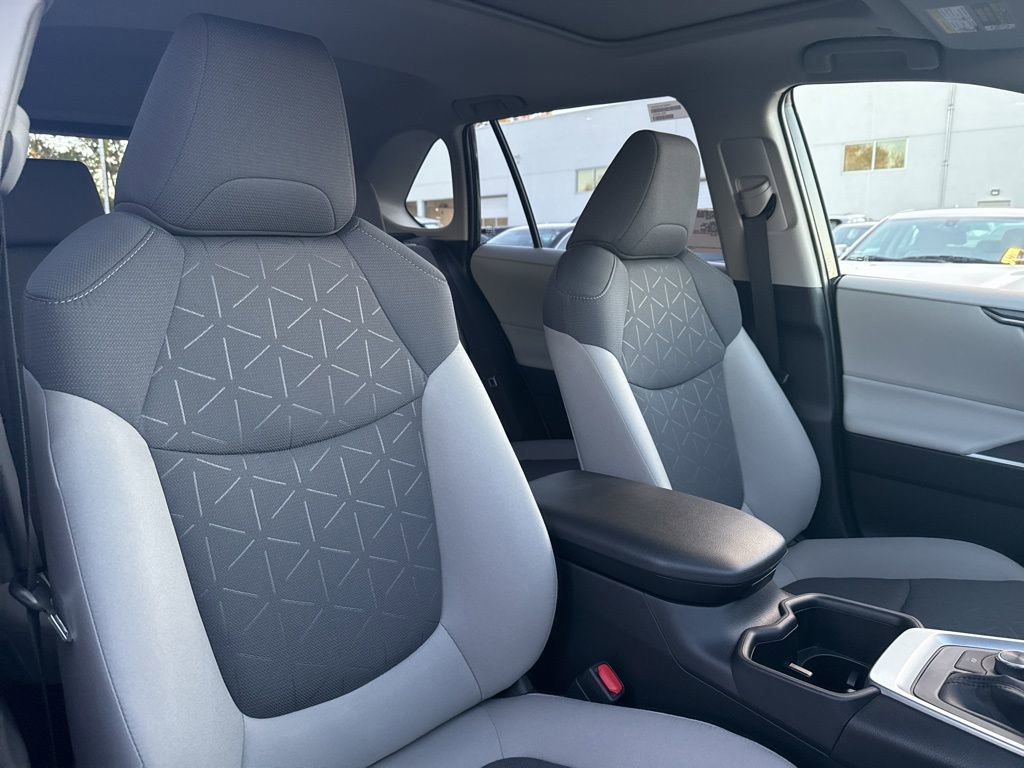 Thumbnail: 2025 Toyota RAV4 - 14