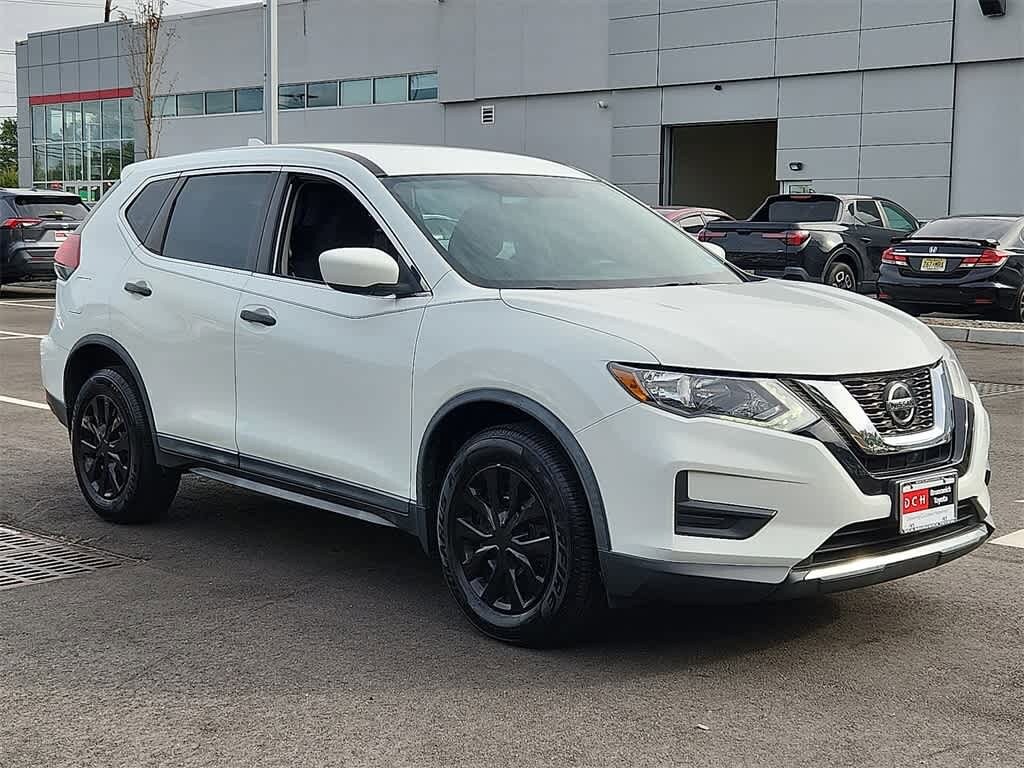 2018 Nissan Rogue S photo 2