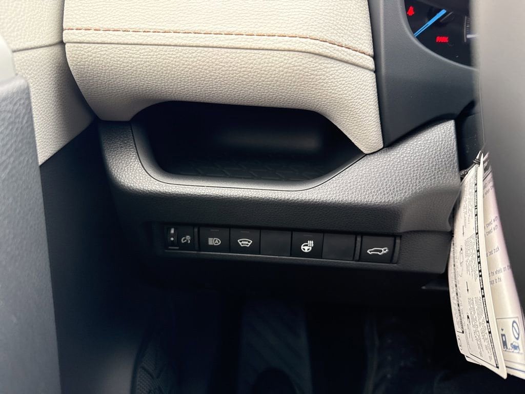 Thumbnail: 2025 Toyota RAV4 - 25