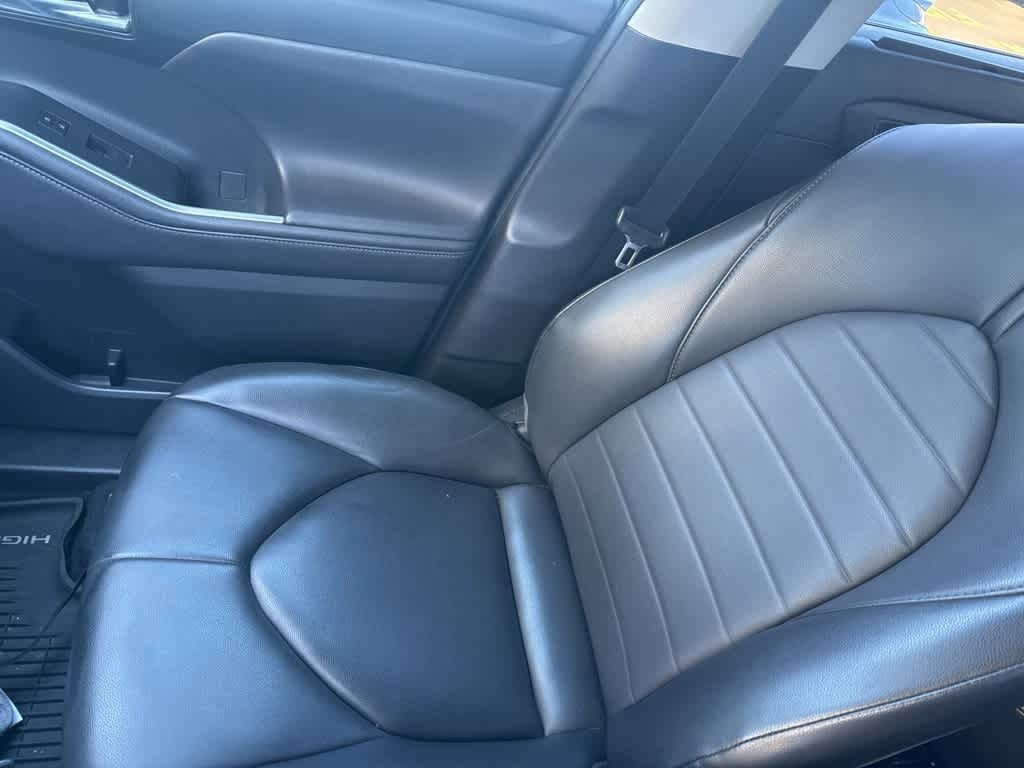 Thumbnail: 2020 Toyota Highlander - 13