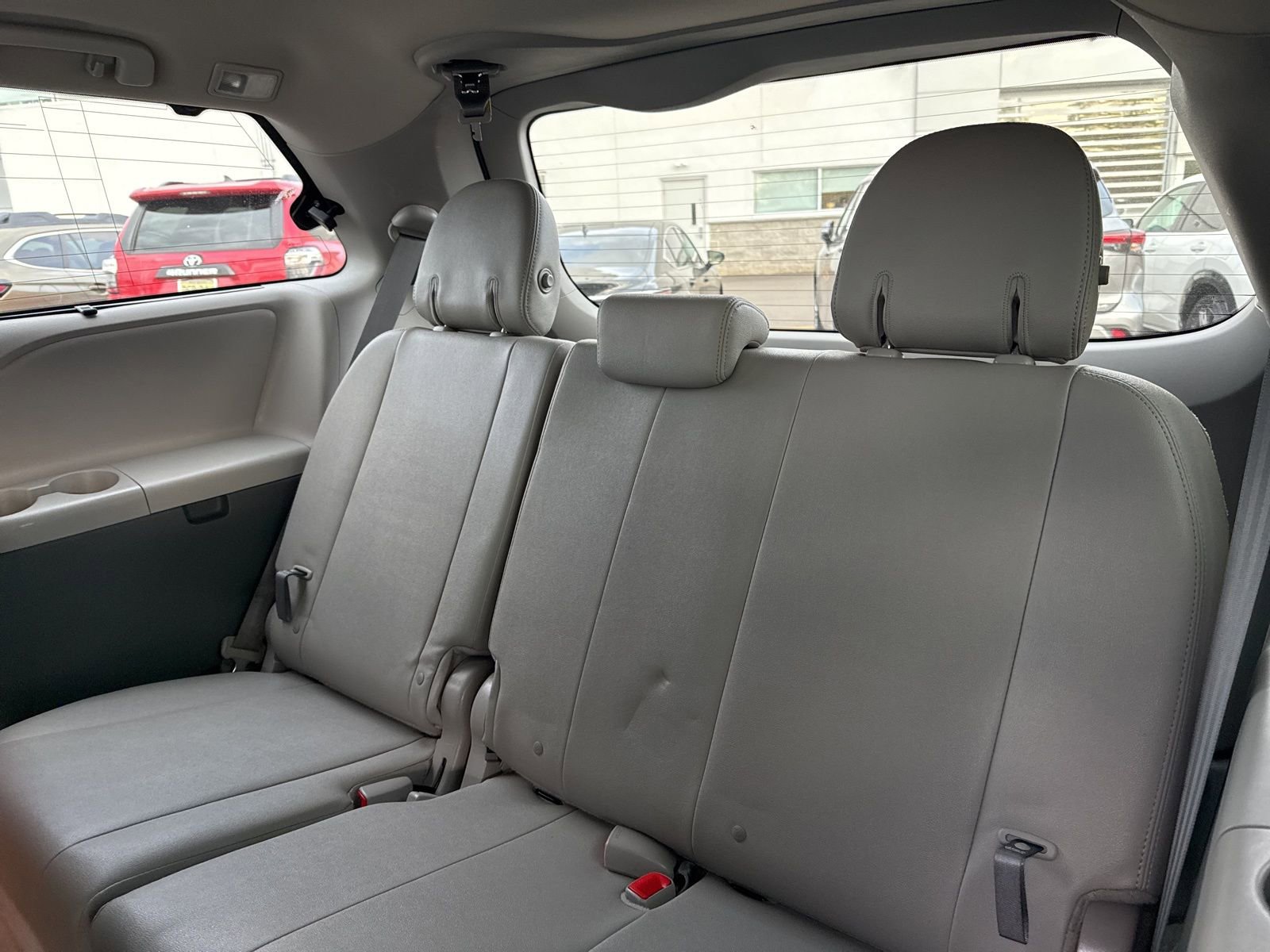 Thumbnail: 2016 Toyota Sienna - 22