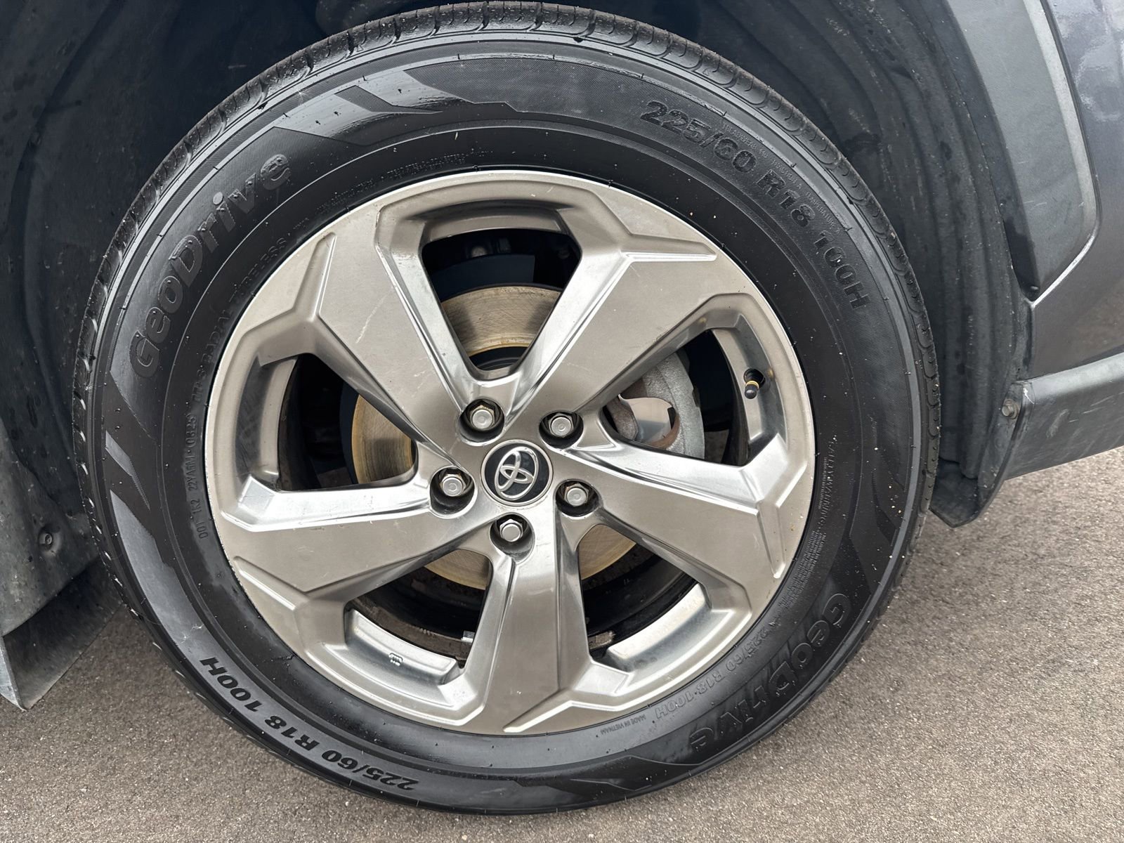 Thumbnail: 2019 Toyota RAV4 - 14