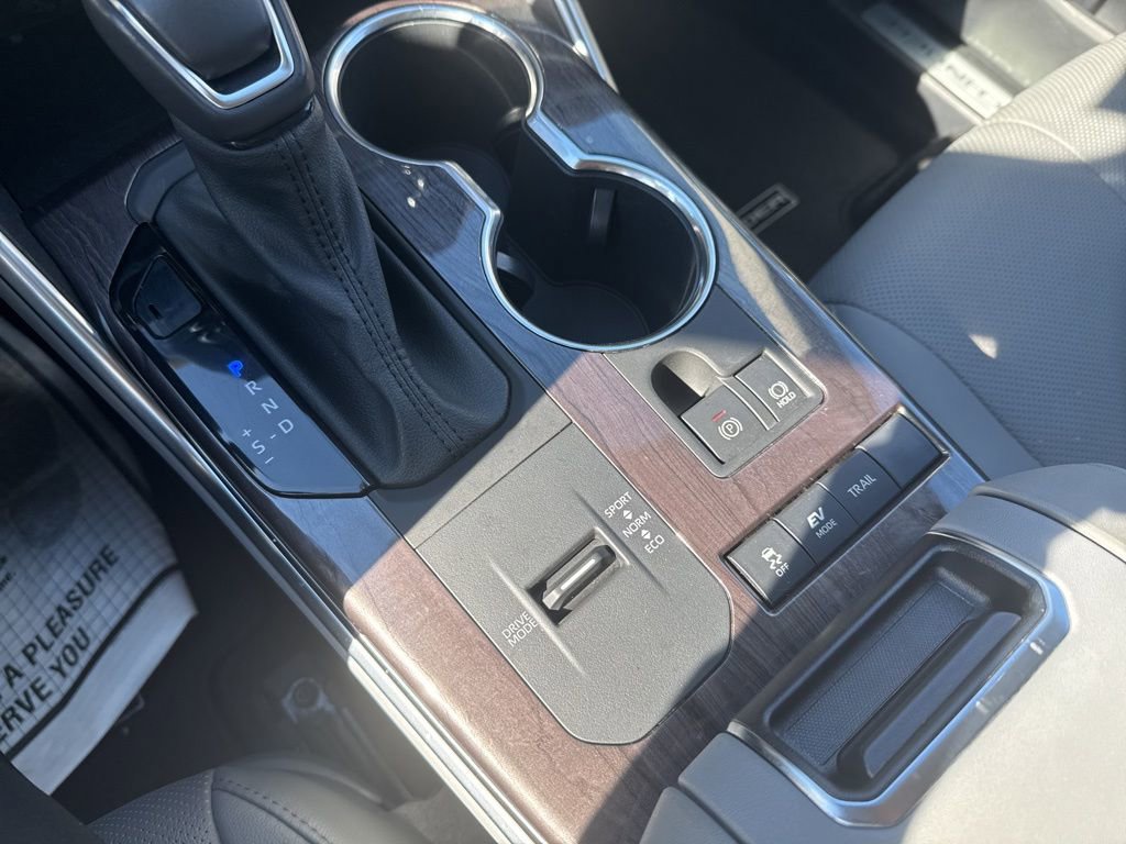 Thumbnail: 2021 Toyota Highlander - 31