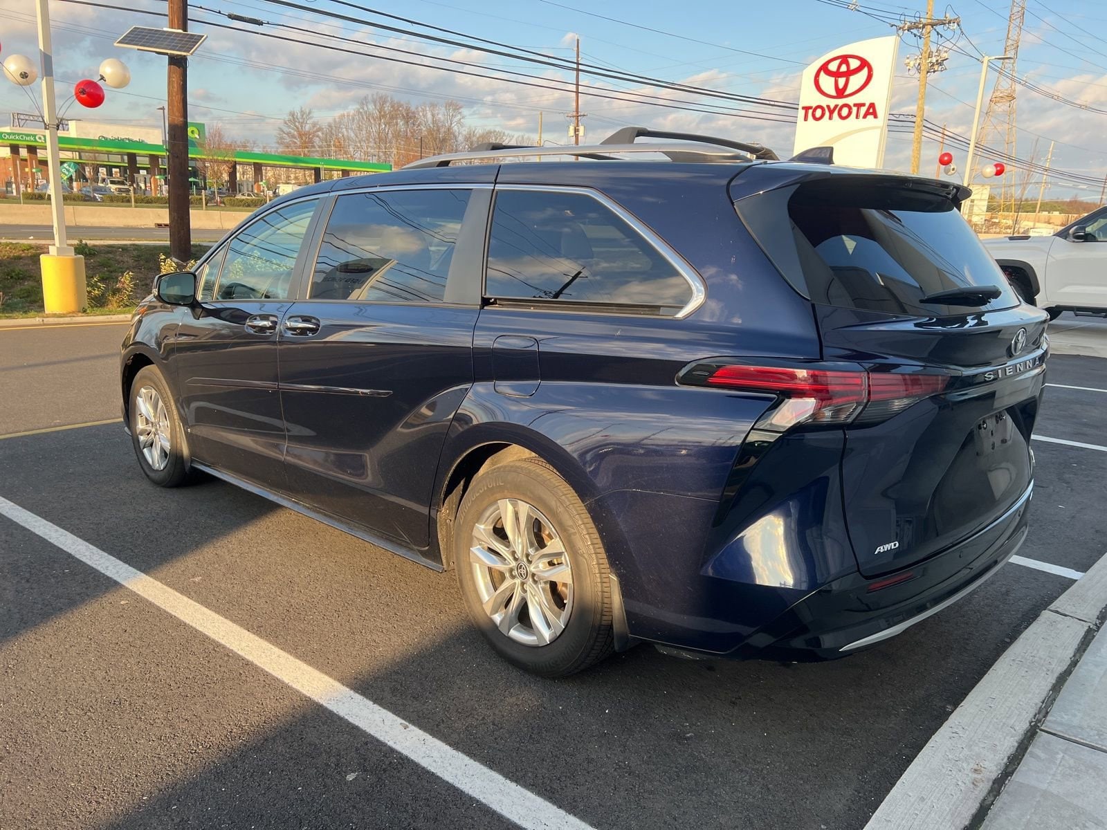 Thumbnail: 2023 Toyota Sienna - 5